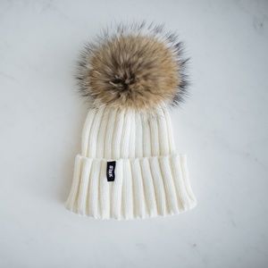 Sink Montreal Alta Coyote Pompom Hat -NEW w/o tag